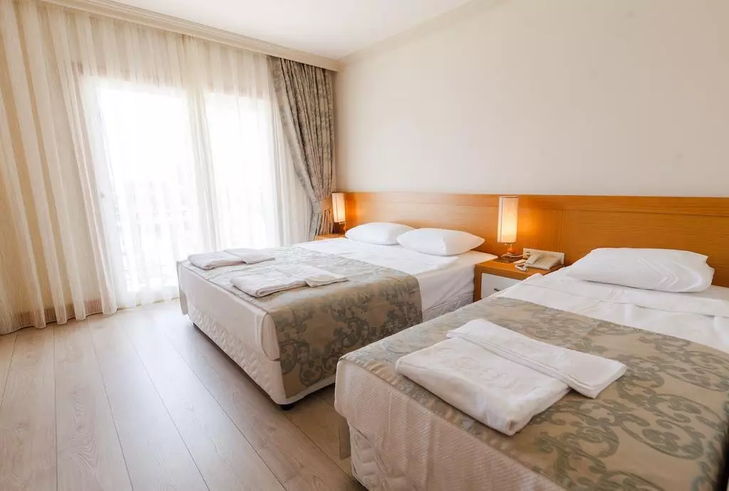 locenia beach resort_shabavizparvaz_01.jpg